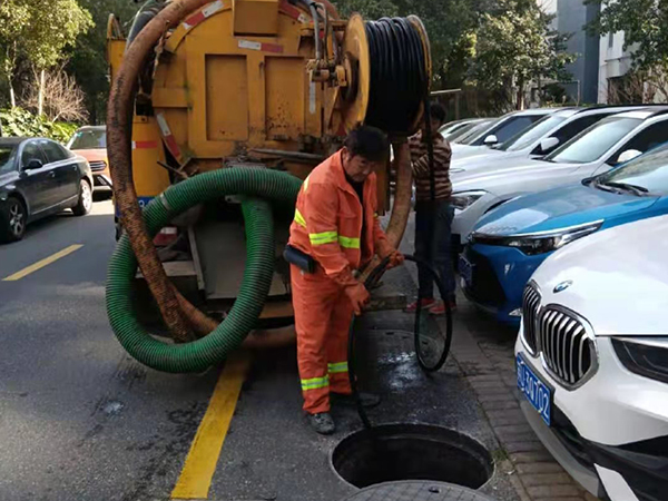 兴庆排污管道清淤